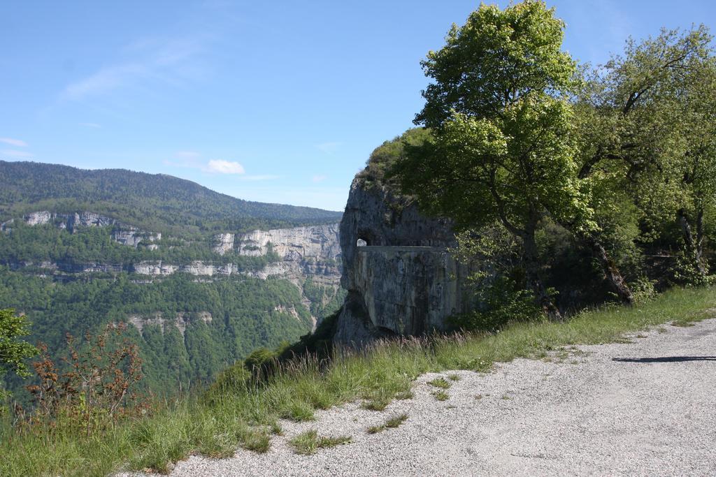 Roulottes Au Pied Du Vercors Saint-Jean-en-Royans Exterior photo